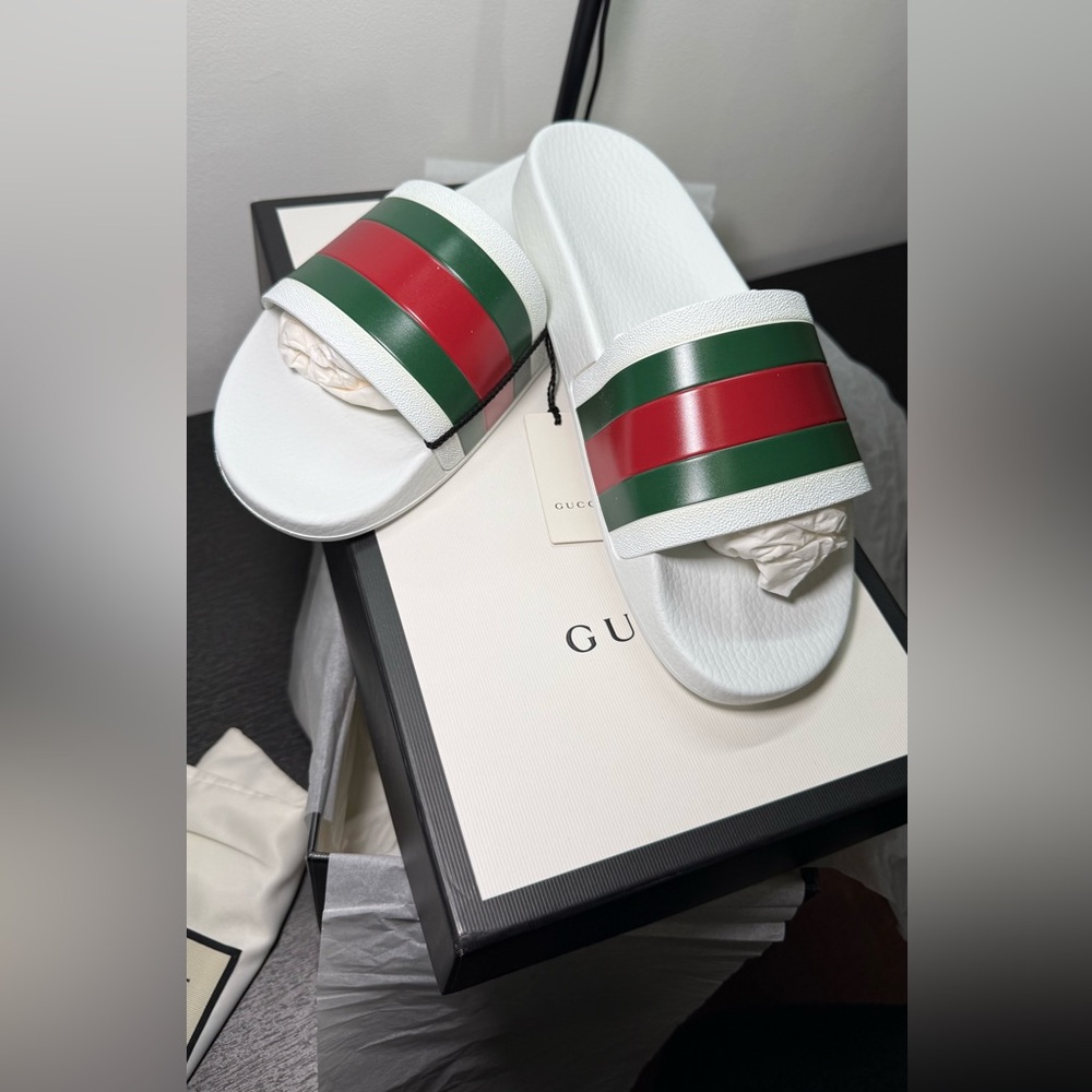 Gucci White Sandals with Red and Green Stripes